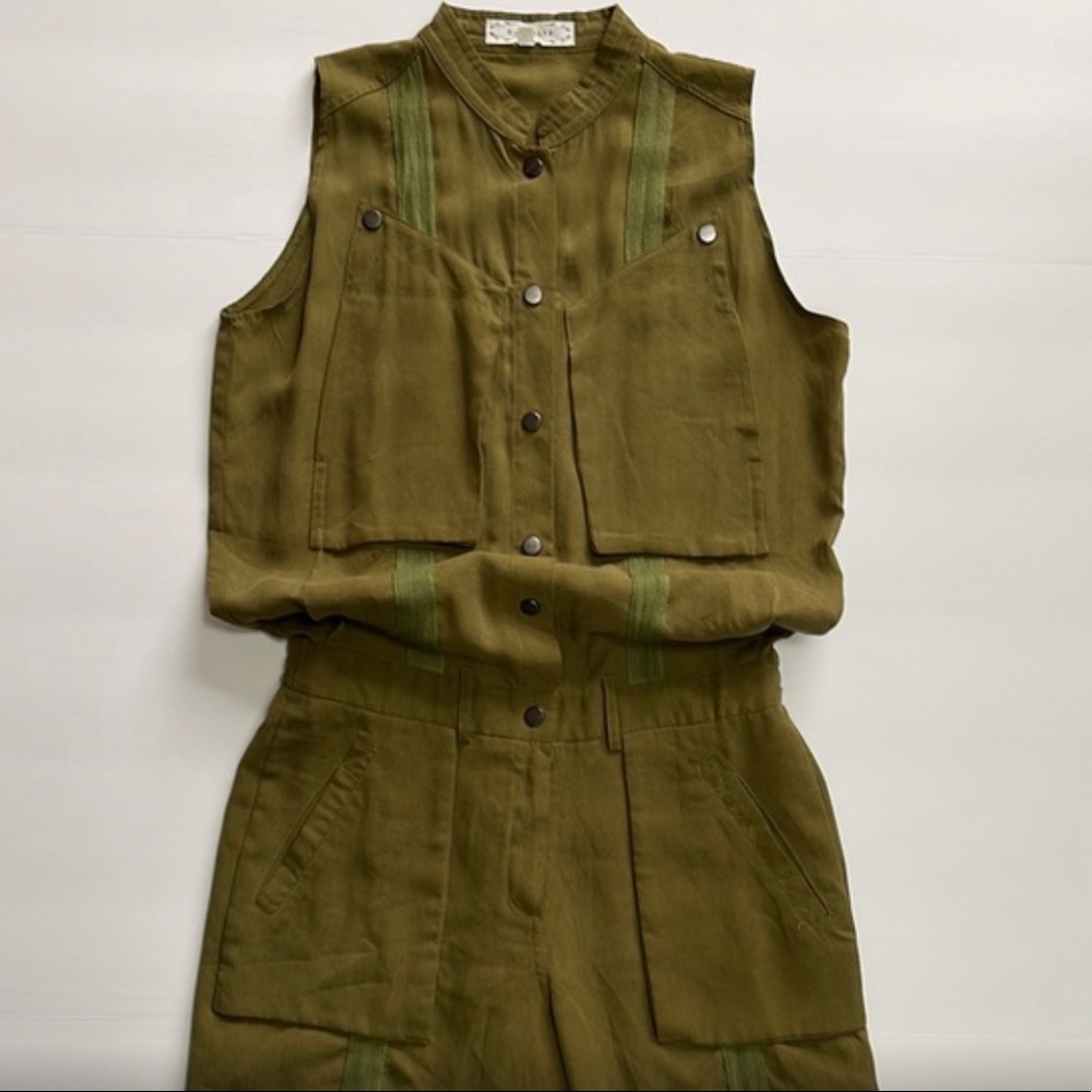 S-Twelve Army Green Tercel Romper Size Large Elastic Waist Snap Front EUC Lined